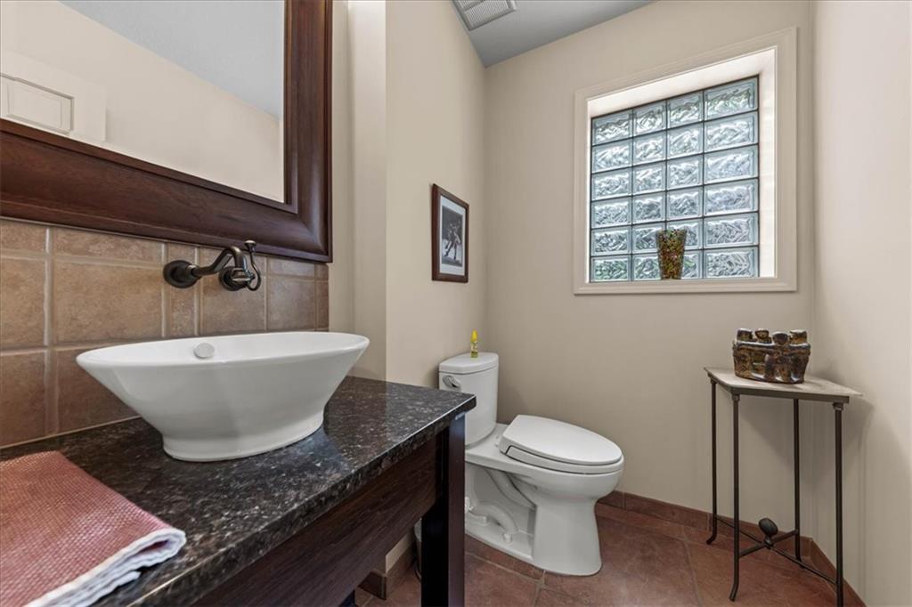 12503 Overbrook Road Leawood, KS 66209 - Photo 26 of 33