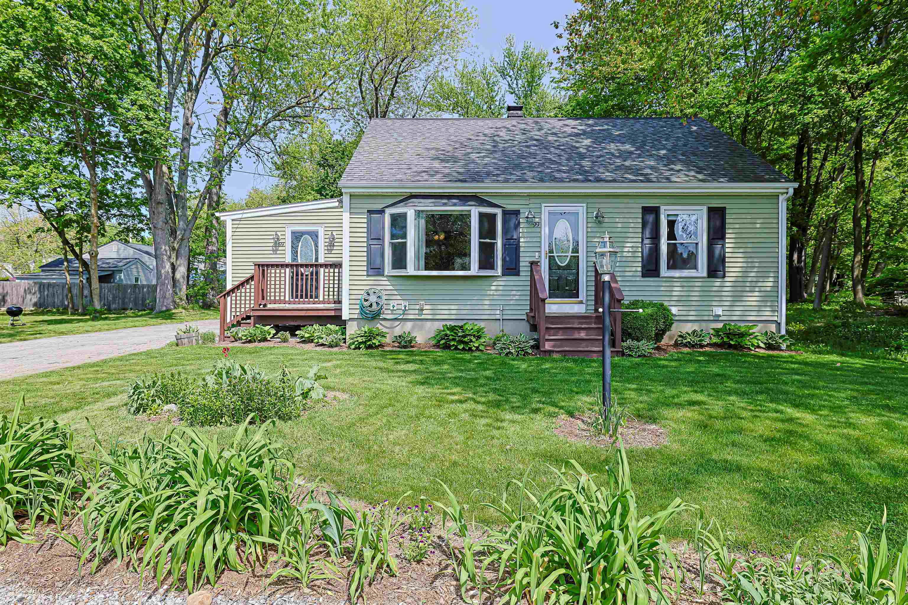 99 Knowlton Street Manchester, NH 03103 - Photo 1 of 35