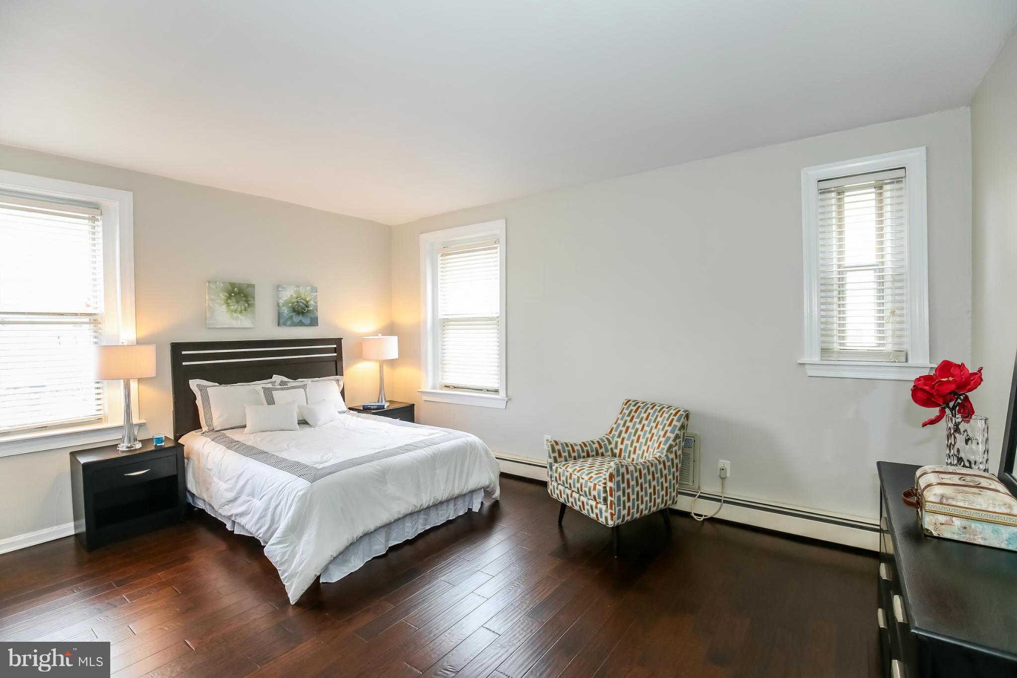 1831 Belmont Road Northwest, Unit 304 Washington, DC 20009 - Photo 4 of 19 Bedroom (Master)