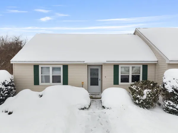 $265,000 | 9 Nottingham Drive, Unit 9, Saco, ME 04072