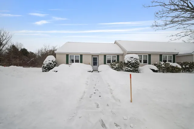 $285,000 | 9 Nottingham Drive, Unit 9, Saco, ME 04072