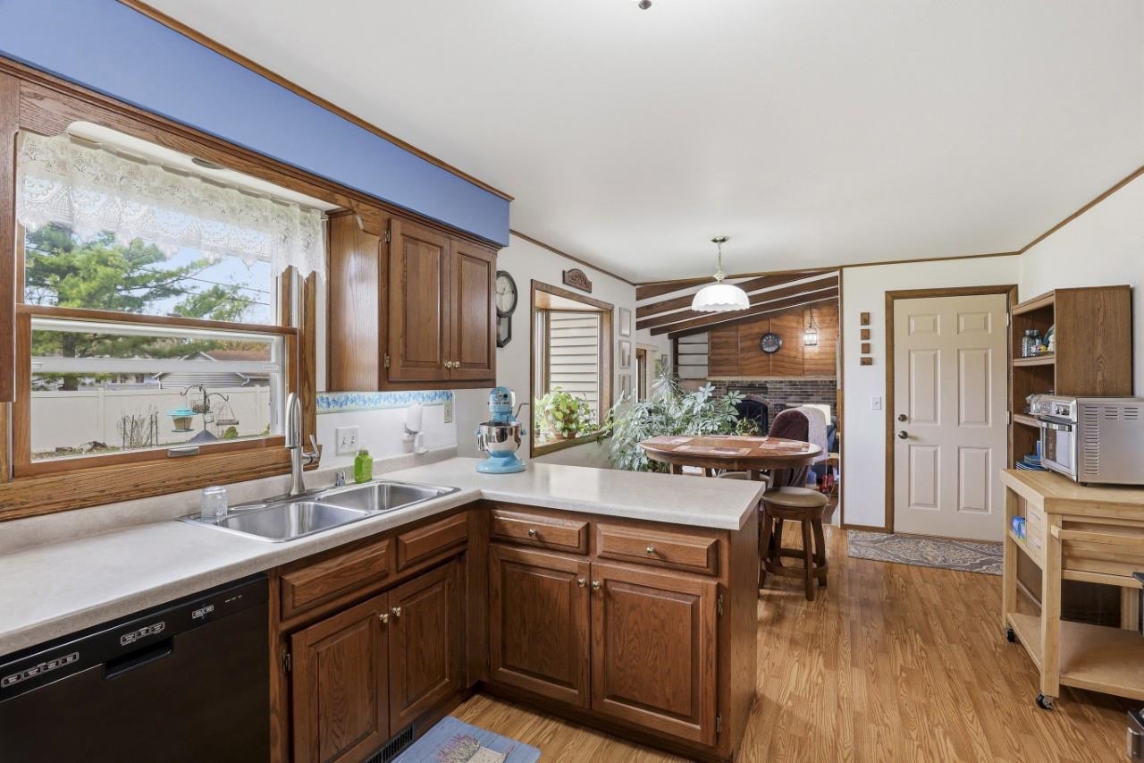 2511 South Carpenter Street Appleton, WI 54915 - Photo 8 of 28