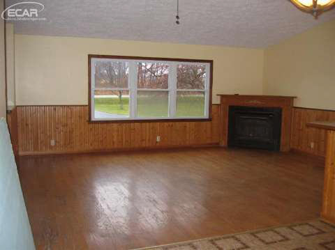 1501 East Bennington Road Owosso, MI 48867 - Photo 3 of 16 20426240-2.JPG