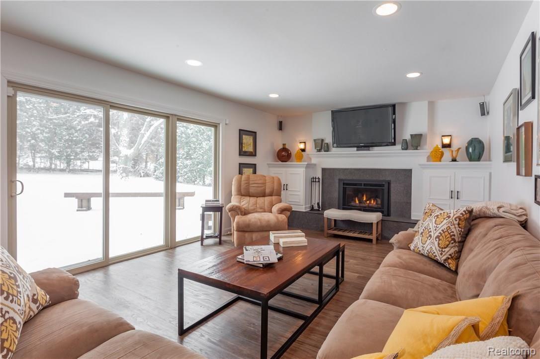 4275 Wendell Road West Bloomfield, MI 48323 - Photo 9 of 25 IMG_4479.jpg