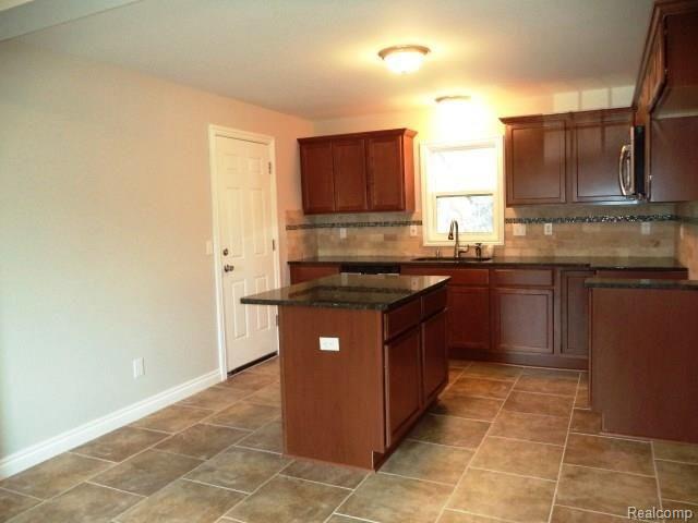 23615 Tuck Road Farmington, MI 48336 - Photo 11 of 43 Tuck (17).jpg