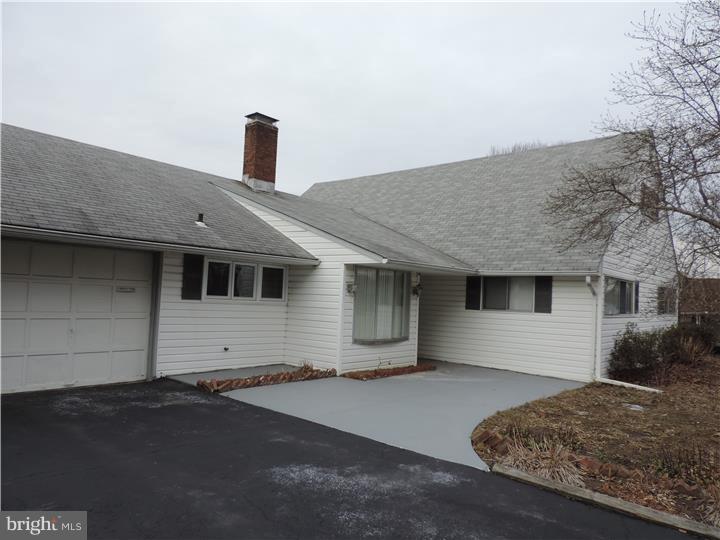 41 Red Berry Road Levittown, PA 19056 - Photo 2 of 25 Exterior Front