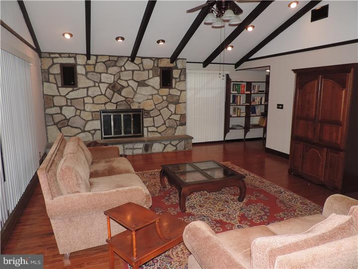 41 Red Berry Road Levittown, PA 19056 - Photo 15 of 25