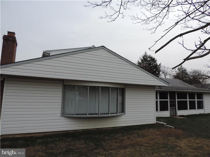 41 Red Berry Road Levittown, PA 19056 - Photo 23 of 25 Exterior Back