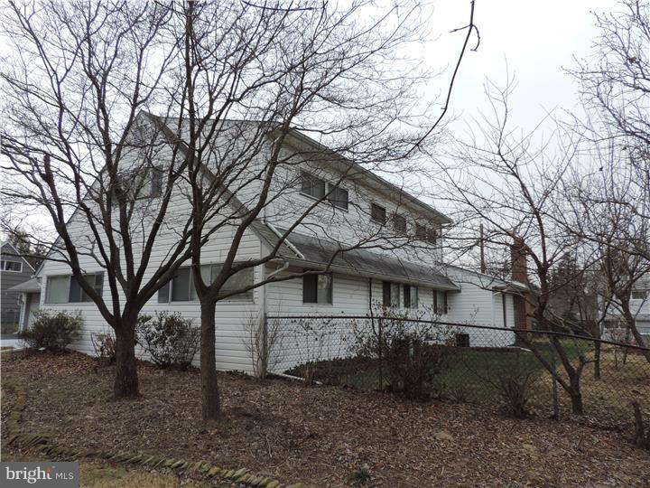 41 Red Berry Road Levittown, PA 19056 - Photo 4 of 25 Exterior Side