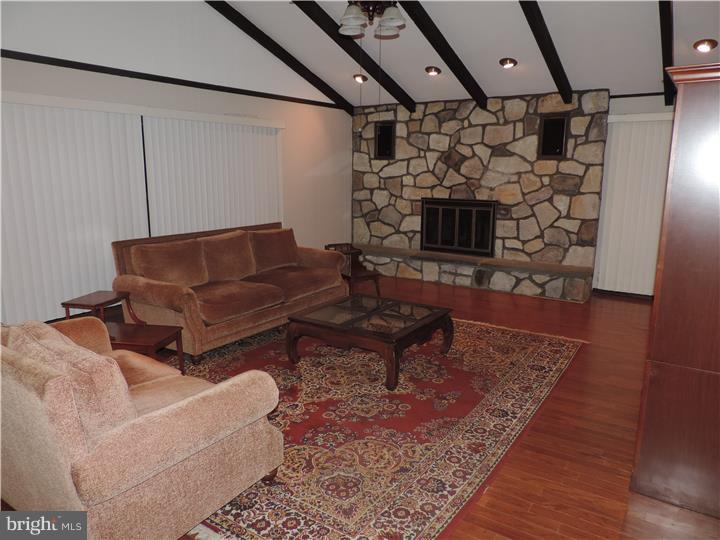 41 Red Berry Road Levittown, PA 19056 - Photo 5 of 25 Family Room