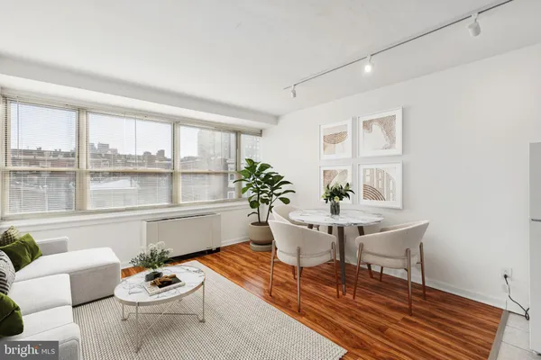 $215,000 | 1810 Rittenhouse Square, Unit 406, Philadelphia, PA 19103