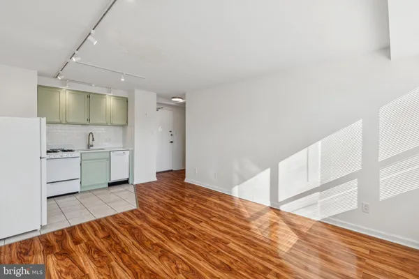 $215,000 | 1810 Rittenhouse Square, Unit 406, Philadelphia, PA 19103