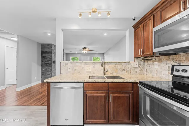 $215,900 | 7090 Clyve Road, Maurice, LA 70555