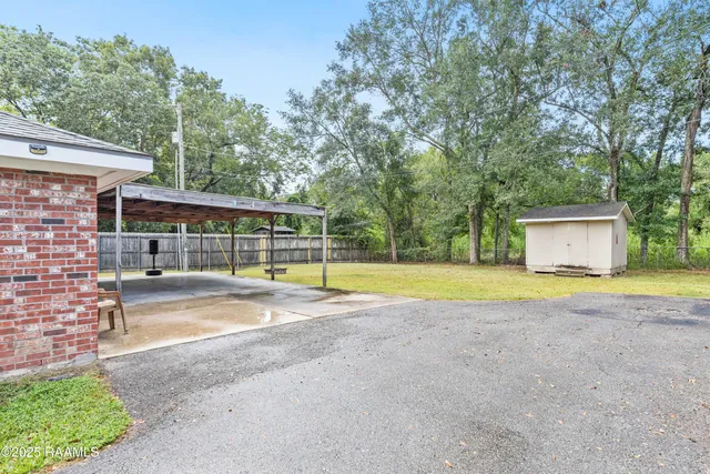 $215,900 | 7090 Clyve Road, Maurice, LA 70555