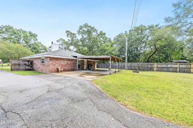 $215,900 | 7090 Clyve Road, Maurice, LA 70555