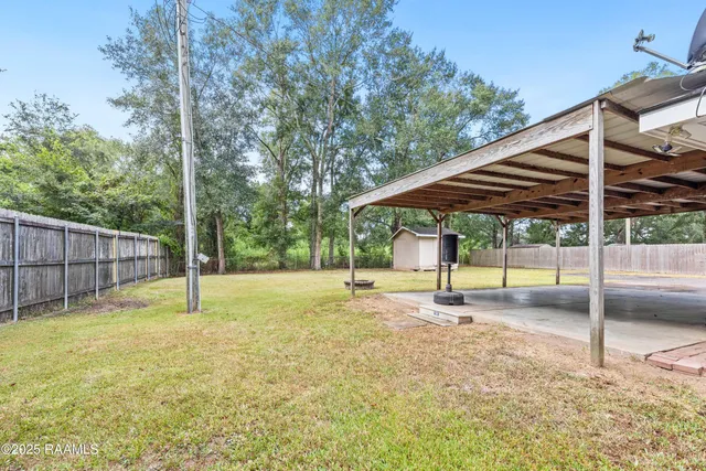 $215,900 | 7090 Clyve Road, Maurice, LA 70555