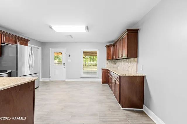 $215,900 | 7090 Clyve Road, Maurice, LA 70555