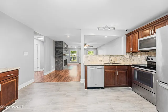 $215,900 | 7090 Clyve Road, Maurice, LA 70555