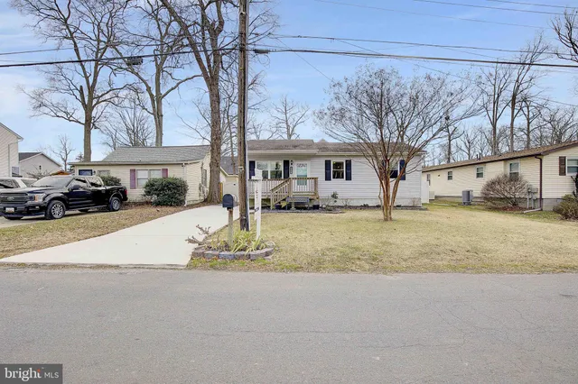 $359,990 | 409 Highland Drive, Edgewater, MD 21037