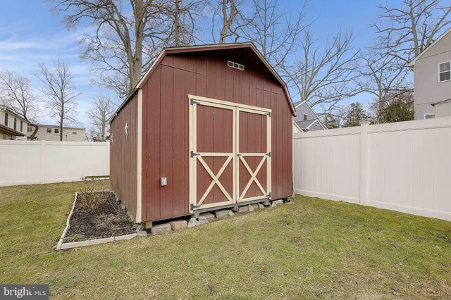 $359,990 | 409 Highland Drive, Edgewater, MD 21037