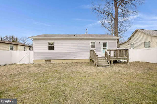 $359,990 | 409 Highland Drive, Edgewater, MD 21037