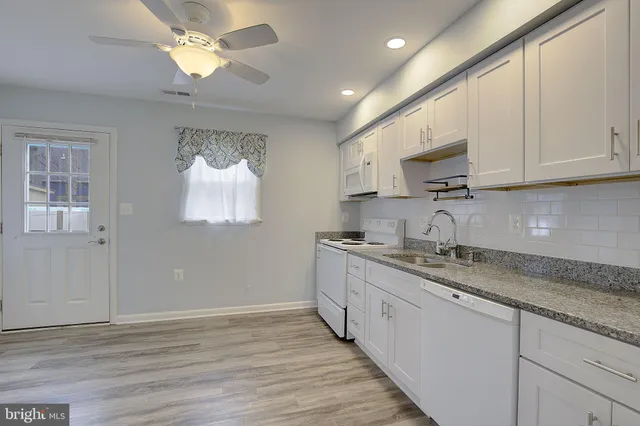 $359,990 | 409 Highland Drive, Edgewater, MD 21037