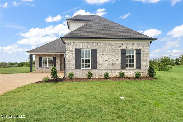 $322,900 | 13824 Molly Madeline Lane, Olive Branch, MS 38654