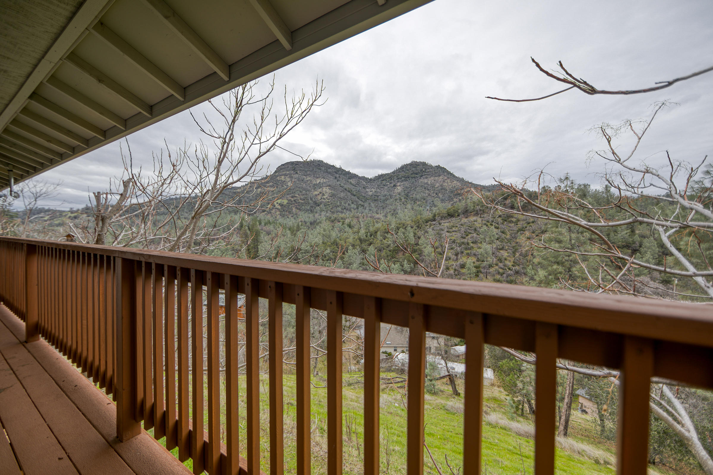 22130 Backbone Road Redding, CA 96003 - Photo 13 of 31 HV7A5732