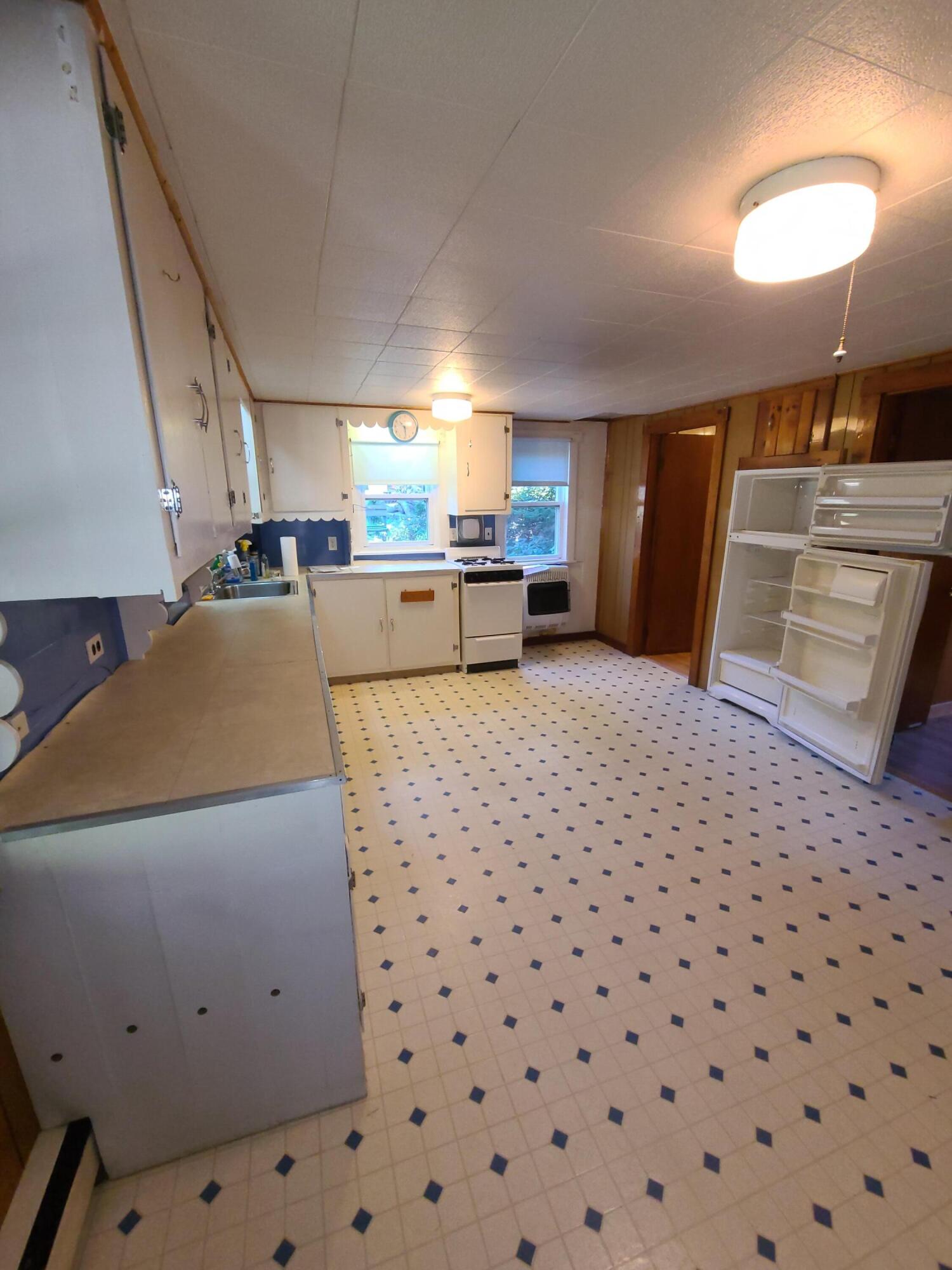 81 River Road Boothbay, ME 04537 - Photo 6 of 34 20220929_102849