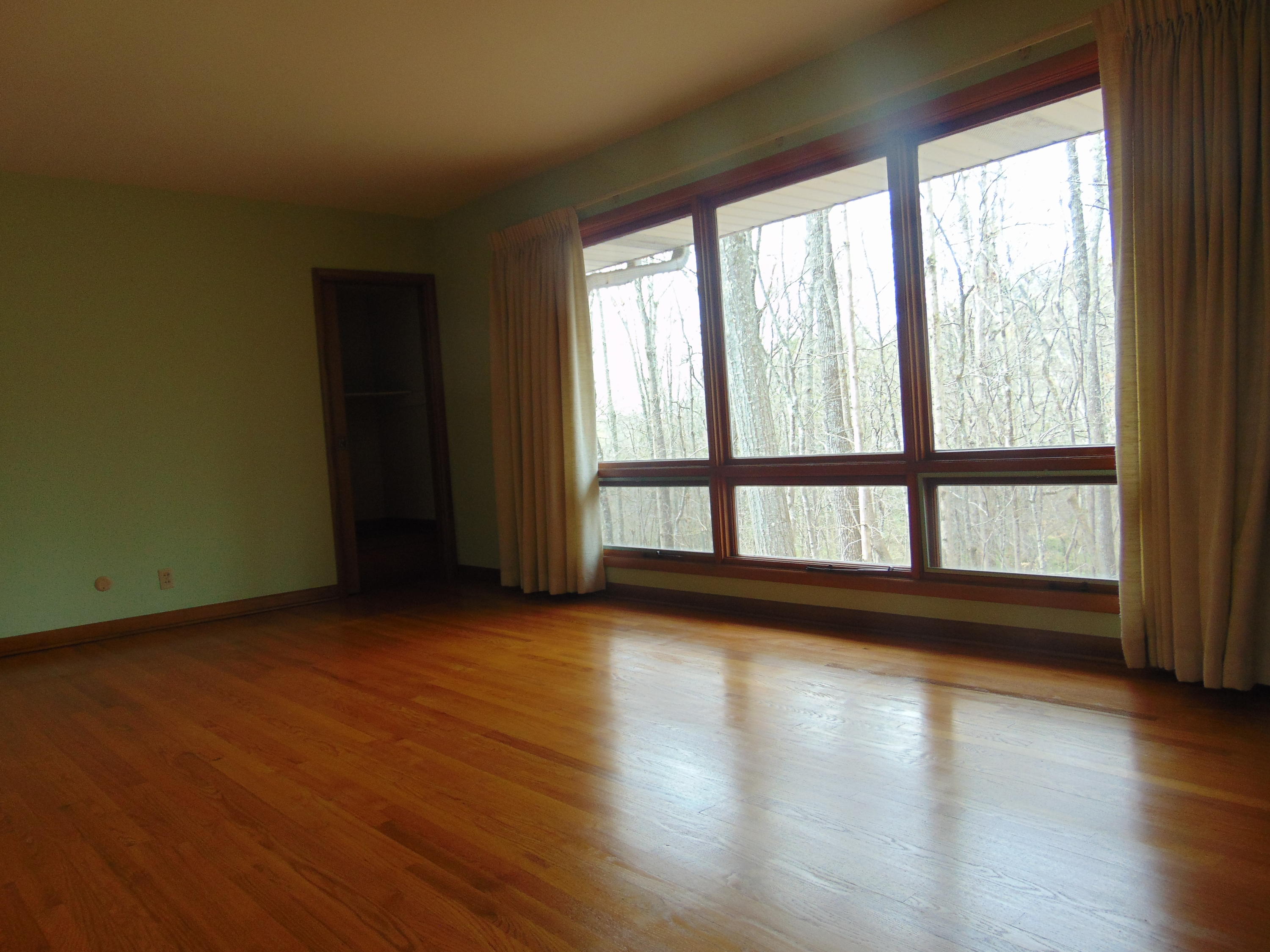 110 Stanton Lane Oak Ridge, TN 37830 - Photo 3 of 32 002