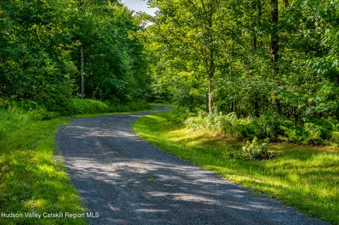 $2,195,000 | 292 White Hill Lane, Hillsdale, NY 12529