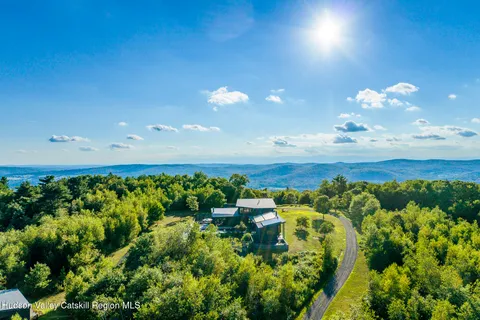 $2,195,000 | 292 White Hill Lane, Hillsdale, NY 12529