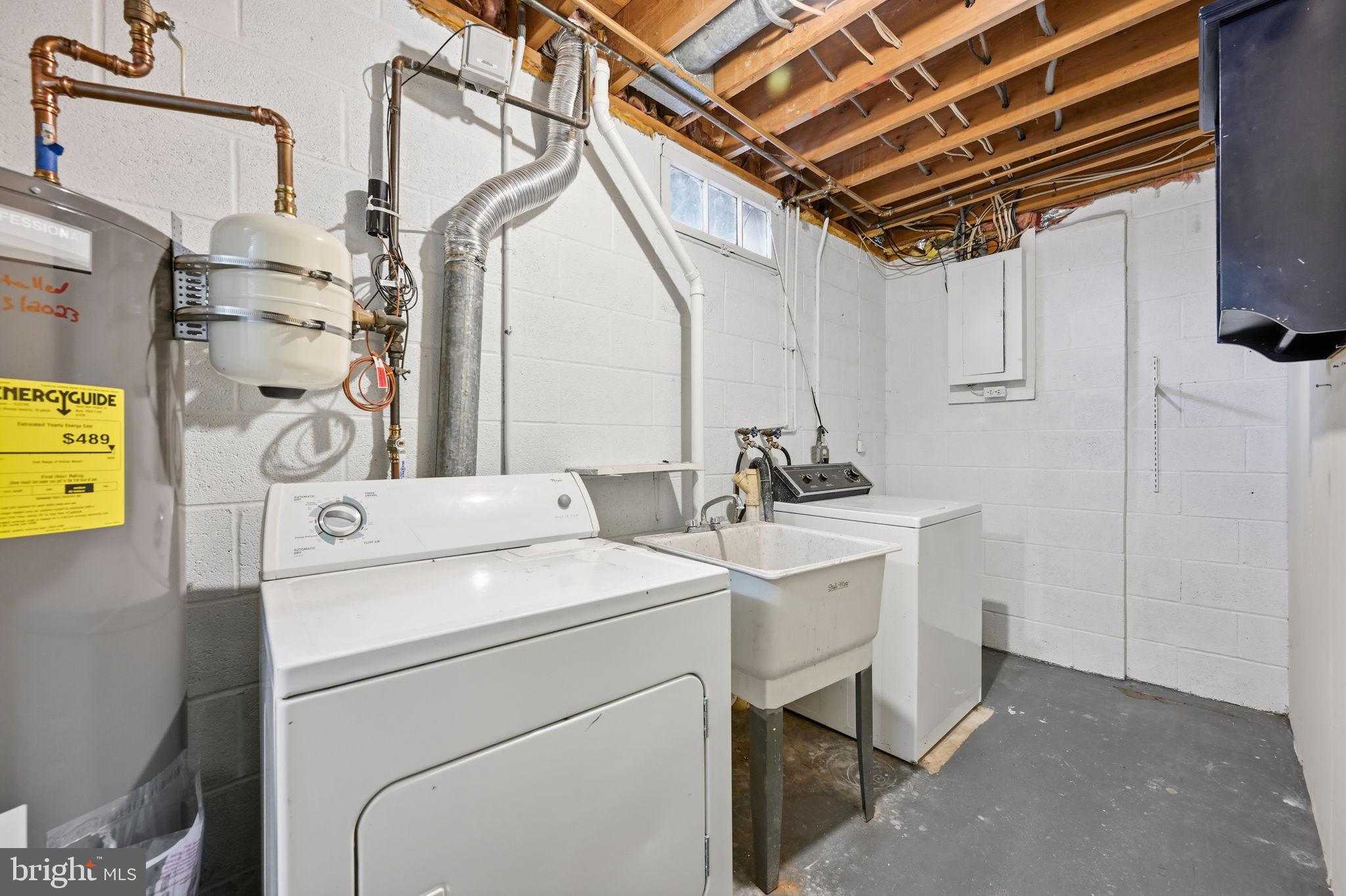 16 South Pendleton Court Frederick, MD 21703 - Photo 24 of 26 Washer Dryer