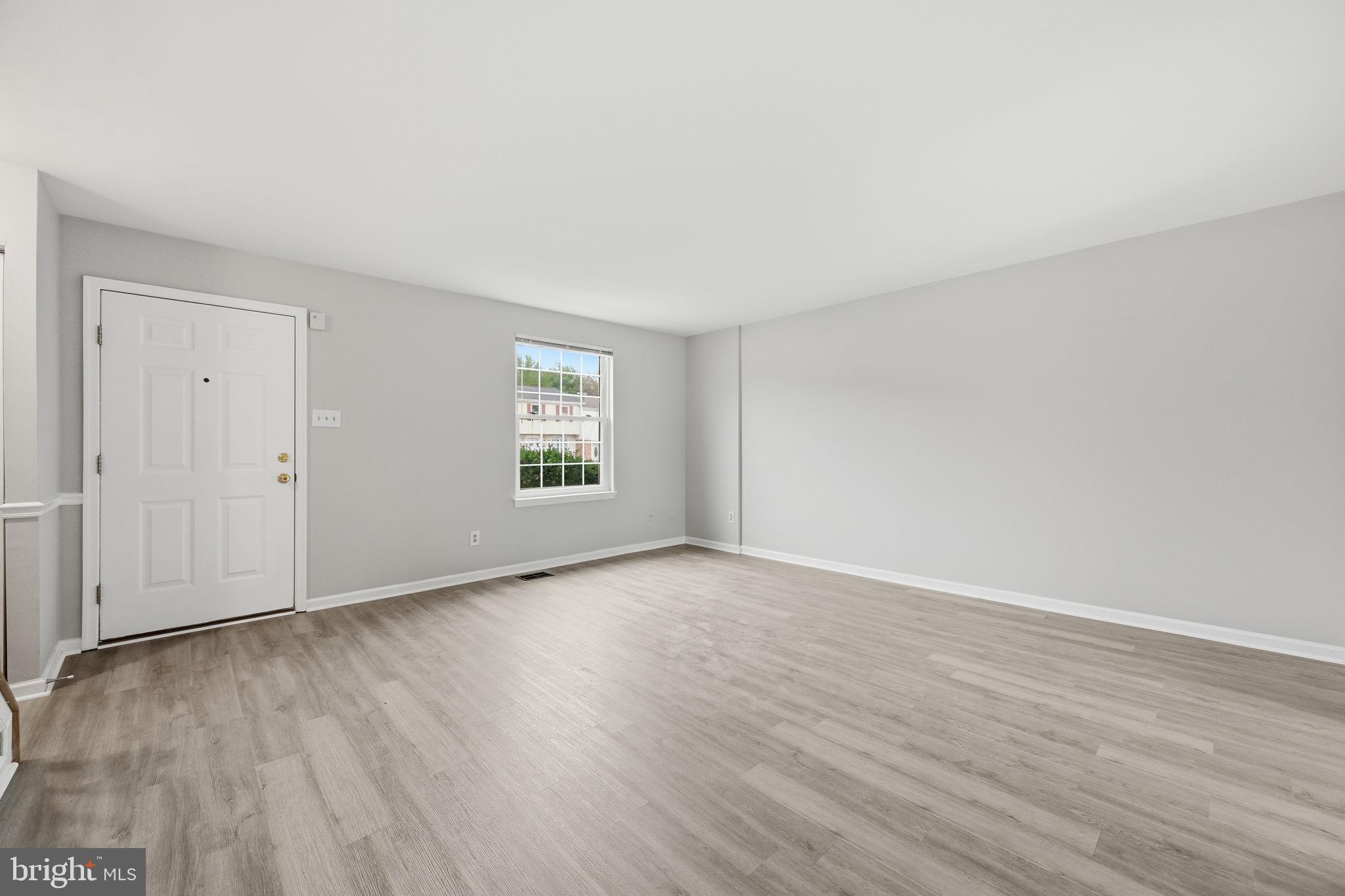 16 South Pendleton Court Frederick, MD 21703 - Photo 4 of 26 Front door/living room