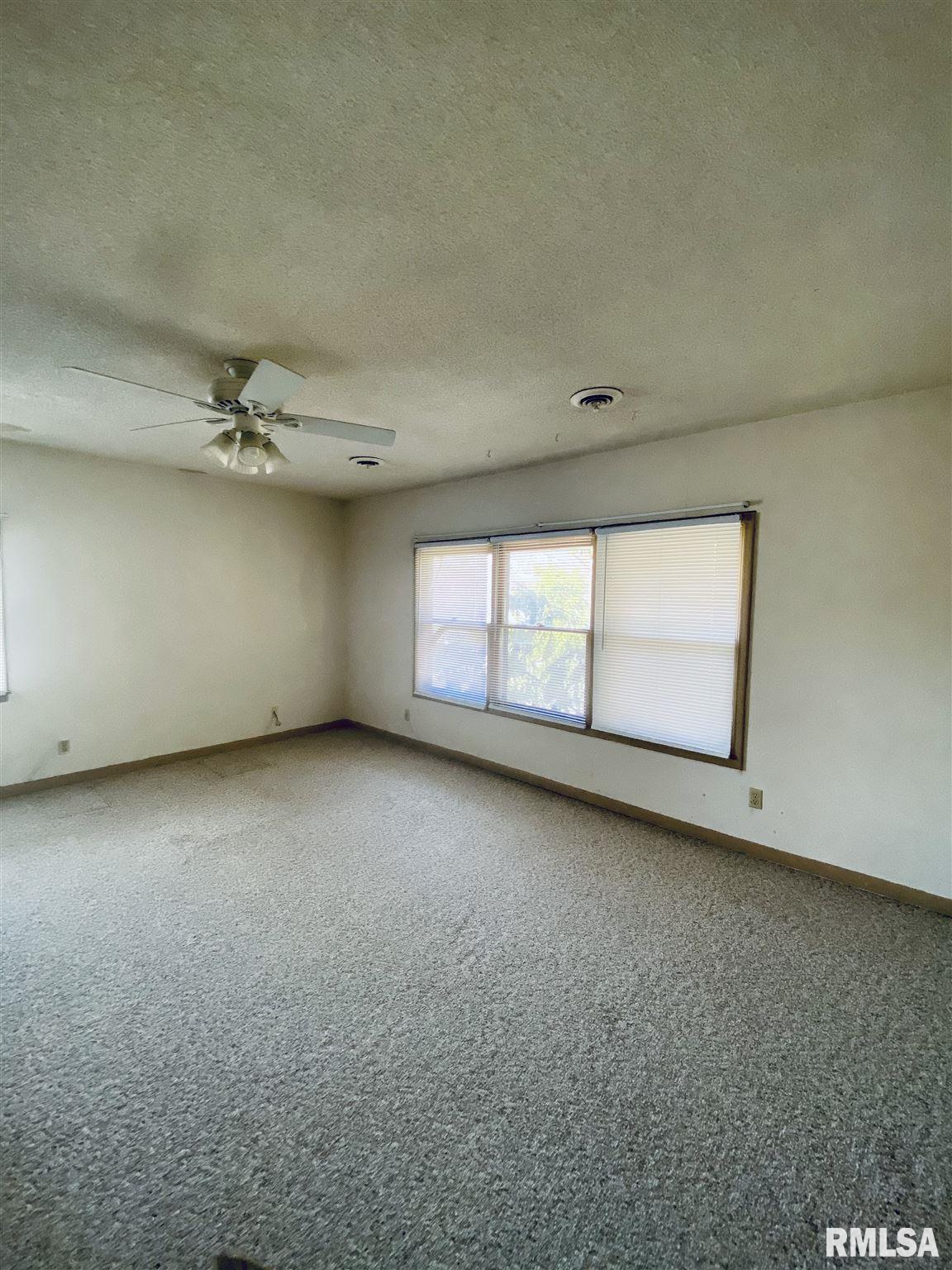 1908 South Whittier Avenue Springfield, IL 62704 - Photo 7 of 11 Gallery Image 7
