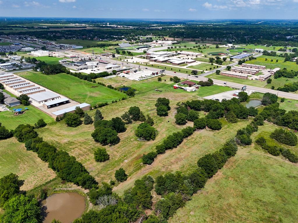 1709 State Highway 121 Bonham, TX 75418 - Photo 11 of 12