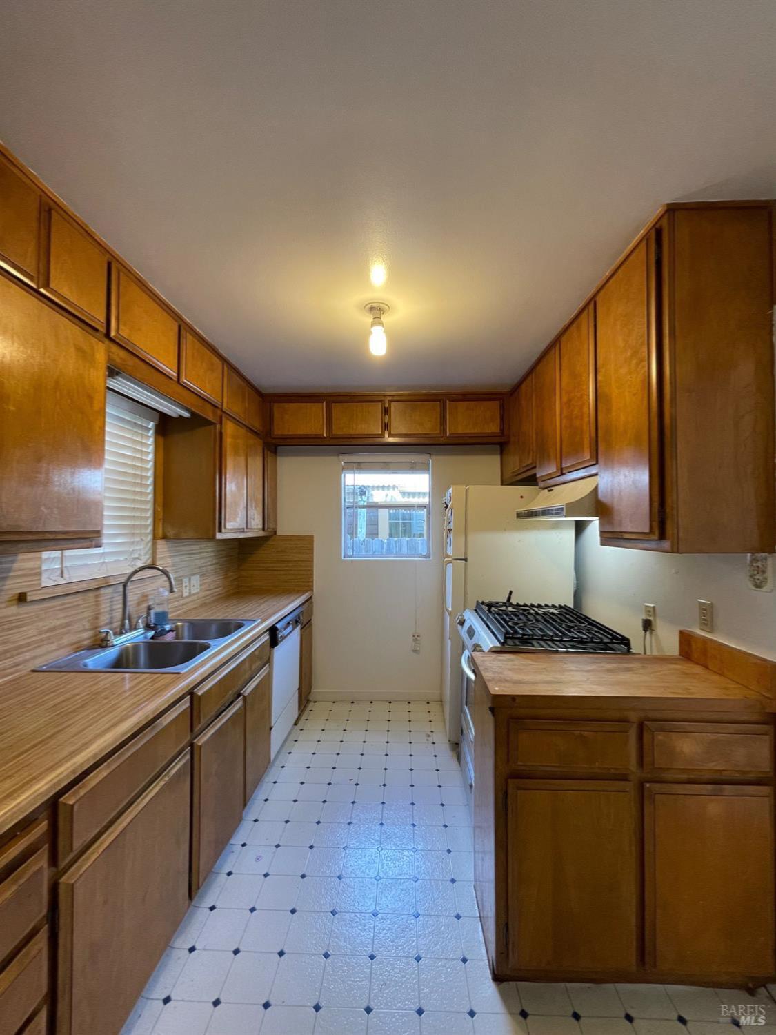 2909 Georgia Street Vallejo, CA 94591 - Photo 3 of 11