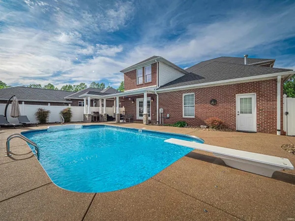 $499,900 | 10411 Lauren Court, Newburgh, IN 47630