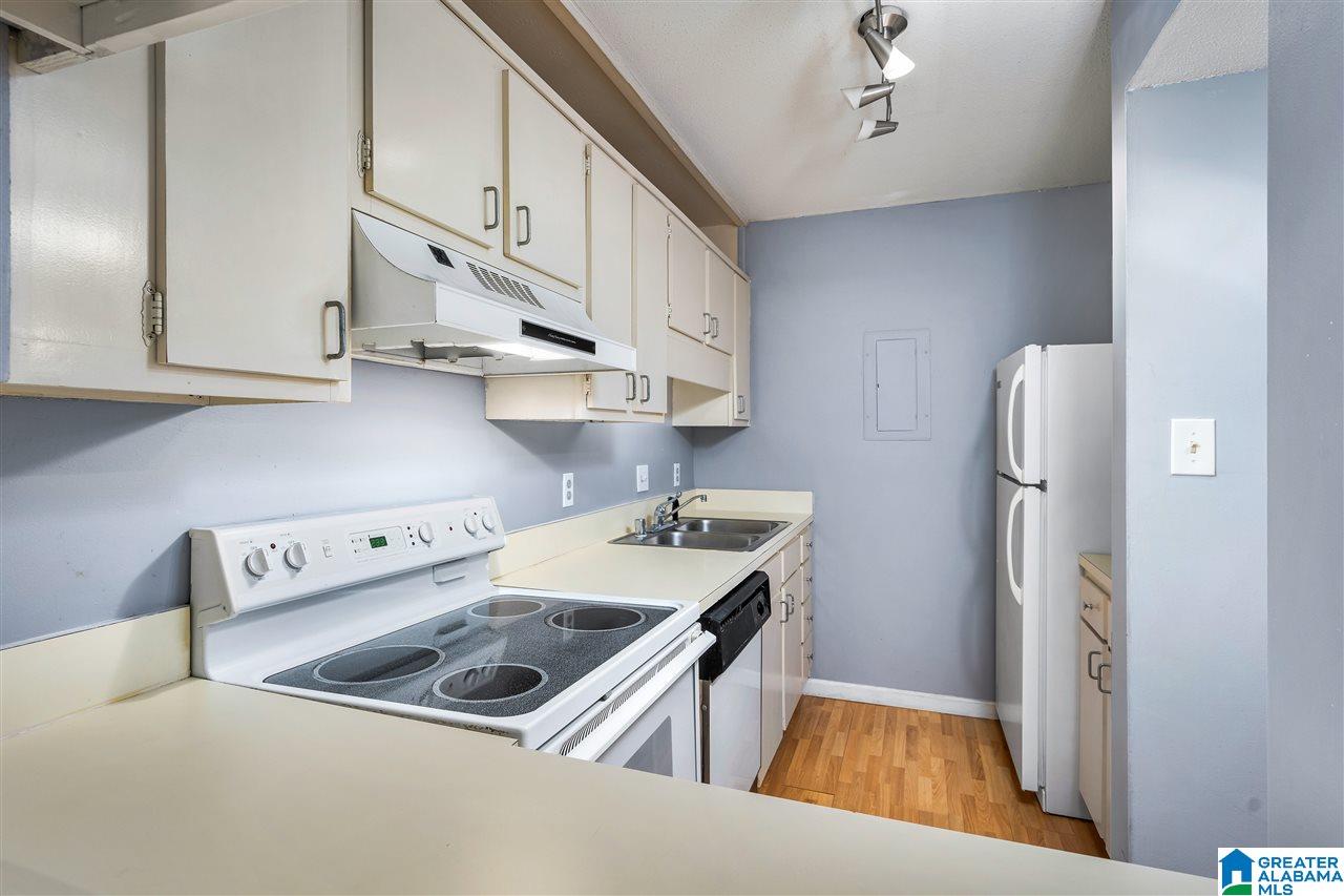 3350 Altamont Road South, Unit D24 Birmingham, AL 35205 - Photo 5 of 22