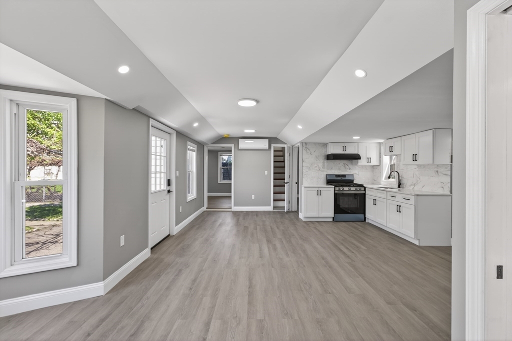 370 Pleasant Street Pawtucket, RI 02860 - Photo 6 of 21