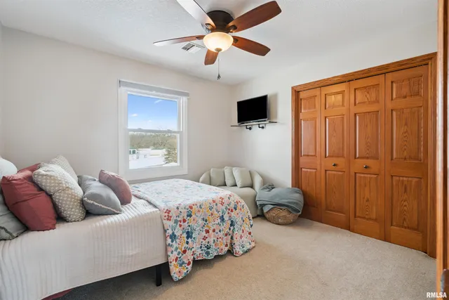 $279,900 | 53 Rose Court West, Geneseo, IL 61254