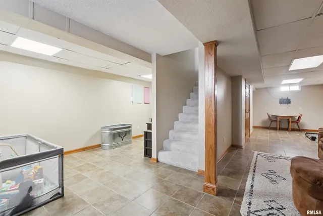 $279,900 | 53 Rose Court West, Geneseo, IL 61254