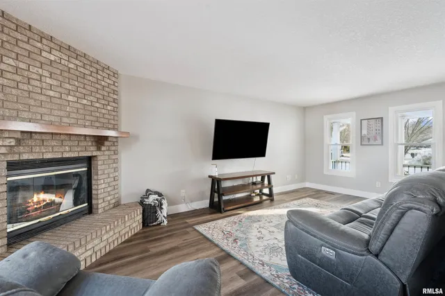 $279,900 | 53 Rose Court West, Geneseo, IL 61254