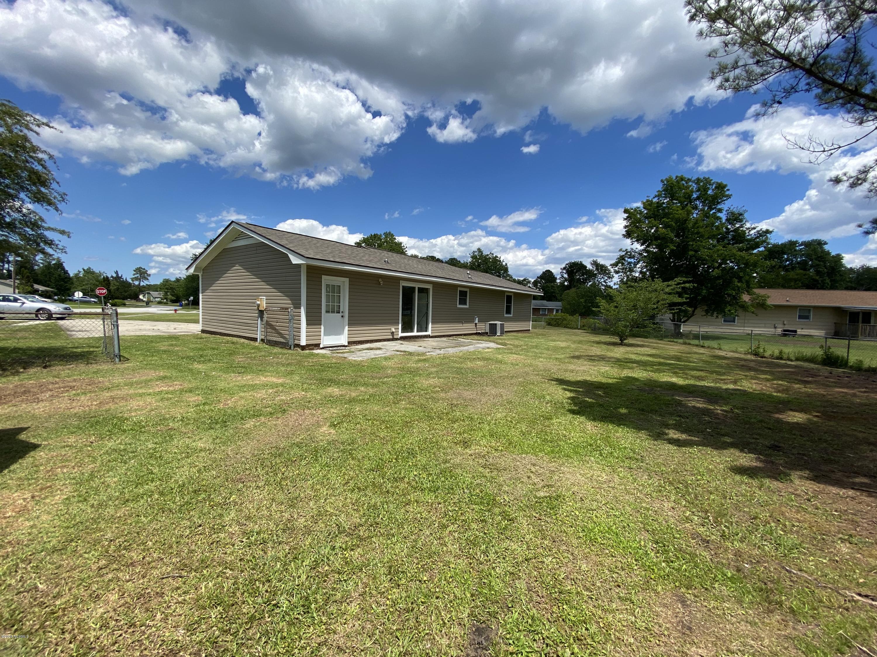 138 Bayberry Road Newport, NC 28570 - Photo 16 of 70 Left backside of home and yard.