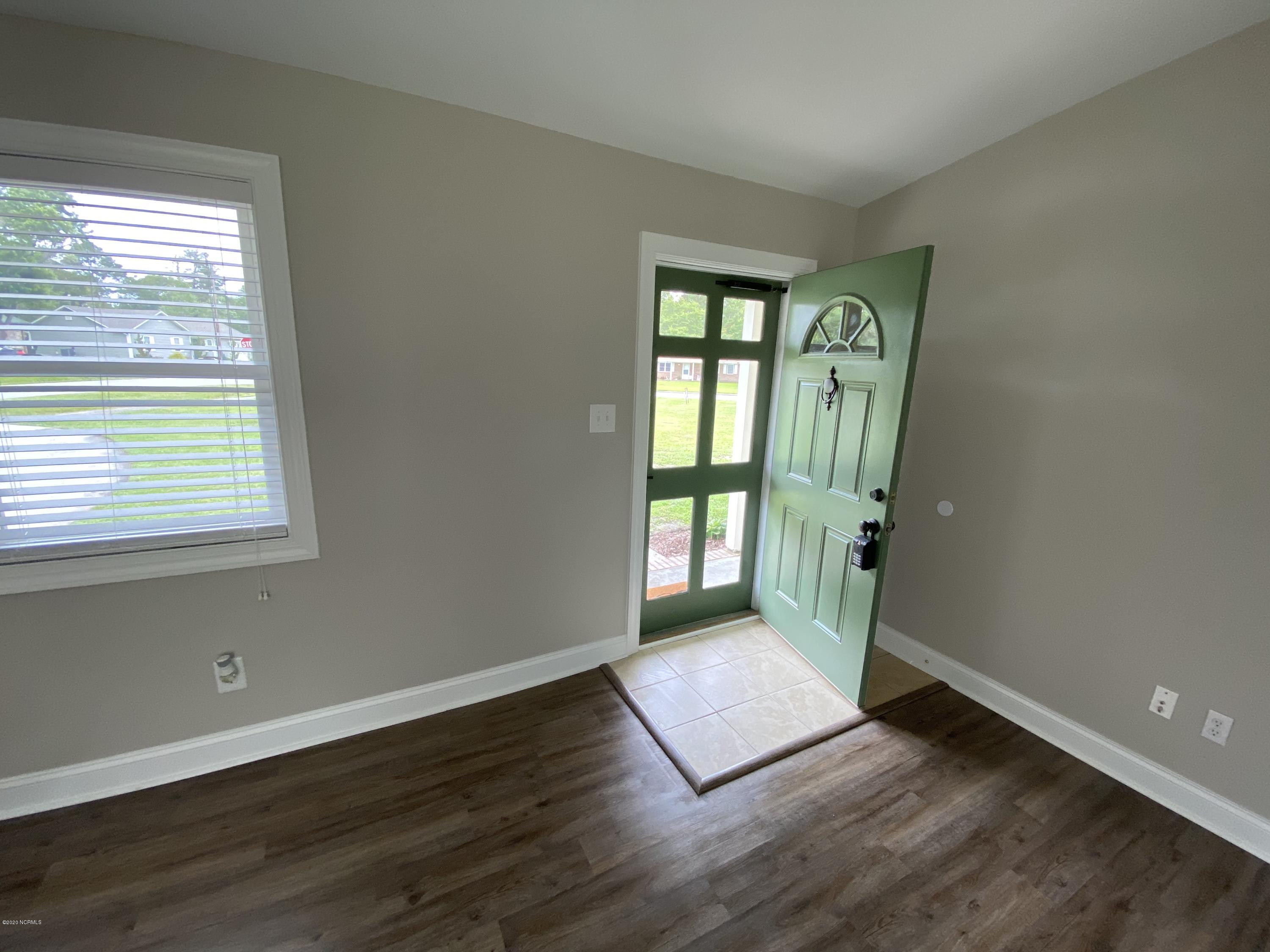 138 Bayberry Road Newport, NC 28570 - Photo 25 of 70 Great matching storm door and front door!