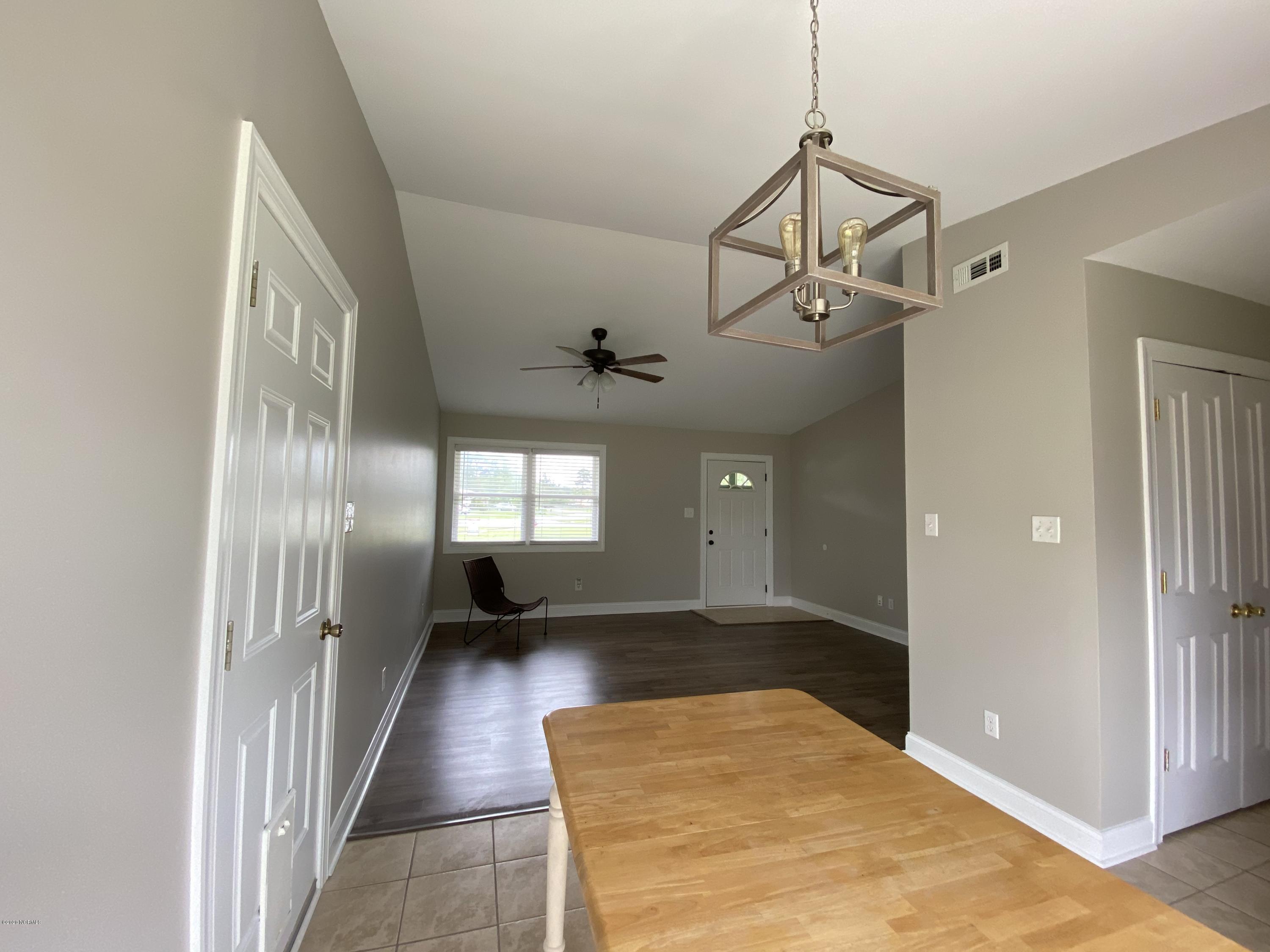 138 Bayberry Road Newport, NC 28570 - Photo 39 of 70 I just love this lantern!