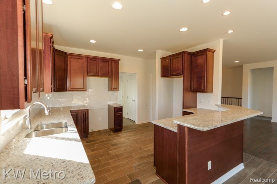 30556 Bradmore Road Warren, MI 48092 - Photo 14 of 25 Jefferson Full Kitchen Example