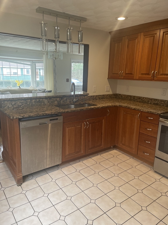 9 Karen Road Woburn, MA 01801 - Photo 5 of 32 Gallery Image 5