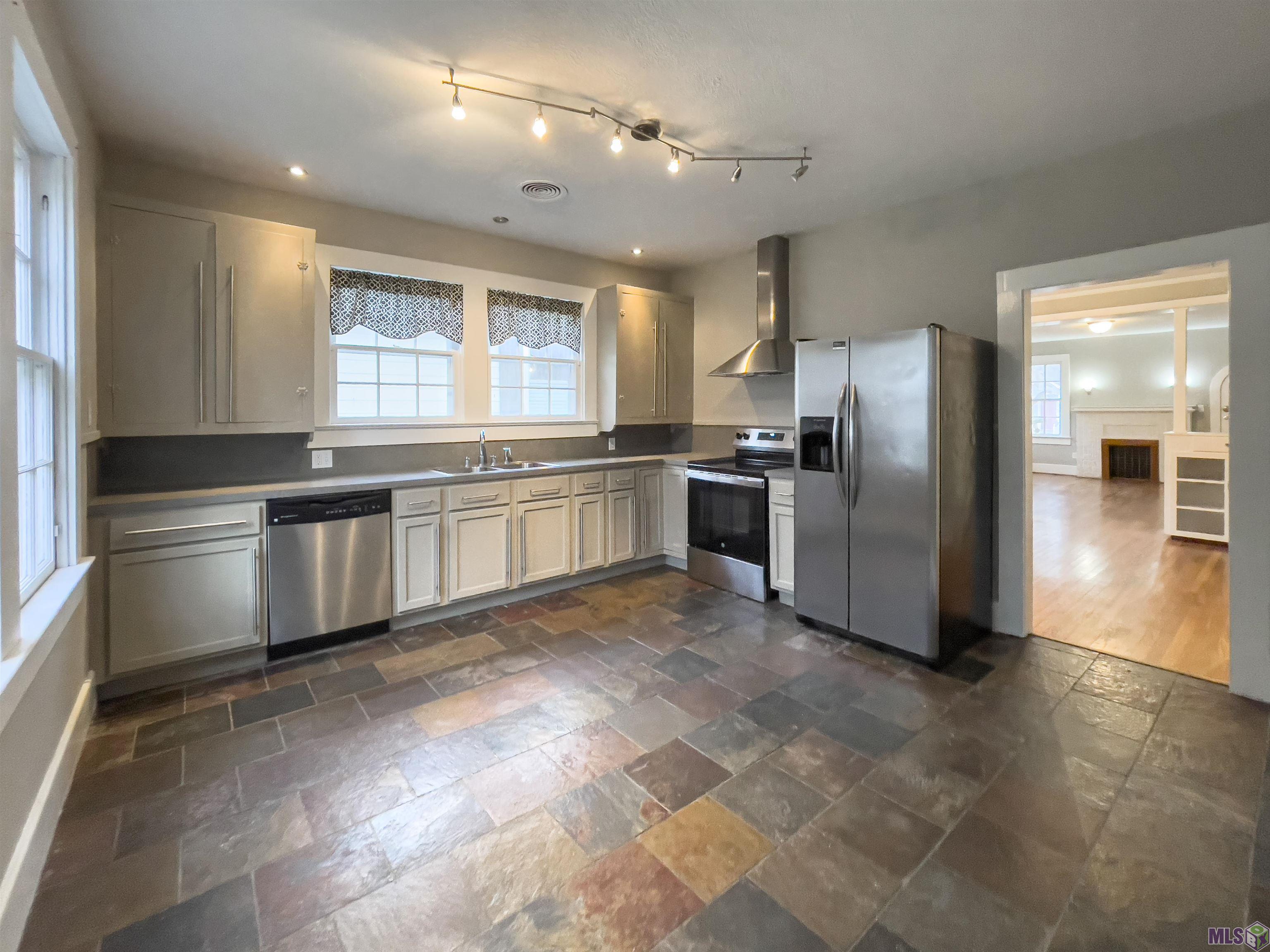 823 Ingleside Drive Baton Rouge, LA 70806 - Photo 11 of 35