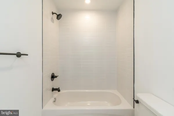 $2,395 | 2002 Frankford Avenue, Unit 302, Philadelphia, PA 19125